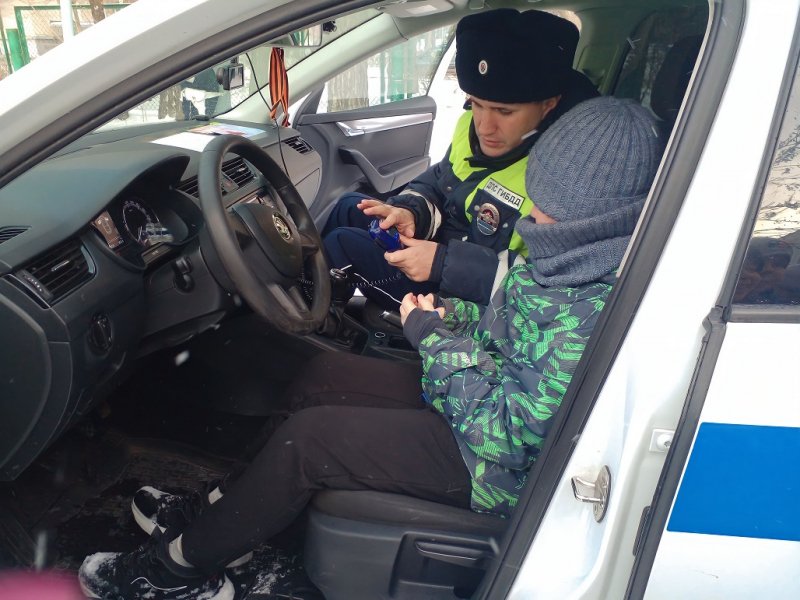 В Протвино сотрудники Госавтоинспекции рассказали школьникам о профессии водителя ДПС