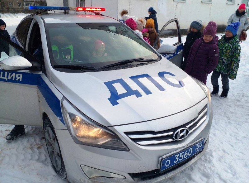 В Протвино сотрудники Госавтоинспекции рассказали школьникам о профессии водителя ДПС